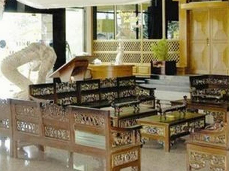 Satelit Hotel Surabaya Buitenkant foto